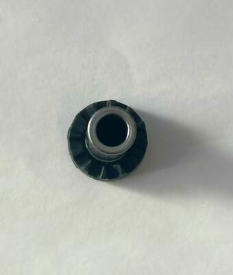 Rivetta tubolare in metallo con testa di plastica anti-sbloccante.